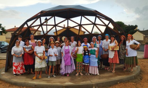 Amasando la música. Ritmos de ‘Panaderas’ de Masamadre en Trescasas: “Lo más bonito es que es intergeneracional”
